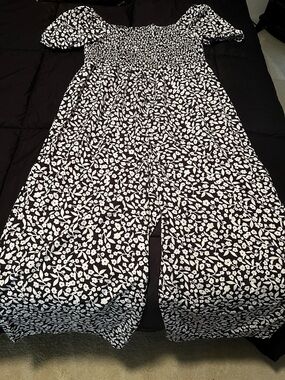 SHEIN Black and White Floral Smocked Wide-Leg Jumpsuit